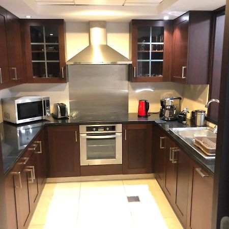 Downtown Boulevard One Bedroom Apt In 29 Blvd غرفة وصالة Burj & Fountain View Master Bedroom Plus 2 Single Beds In Living Room Dubái Exterior foto