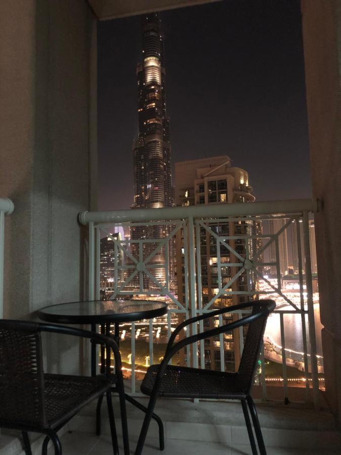 Downtown Boulevard One Bedroom Apt In 29 Blvd غرفة وصالة Burj & Fountain View Master Bedroom Plus 2 Single Beds In Living Room Dubái Exterior foto